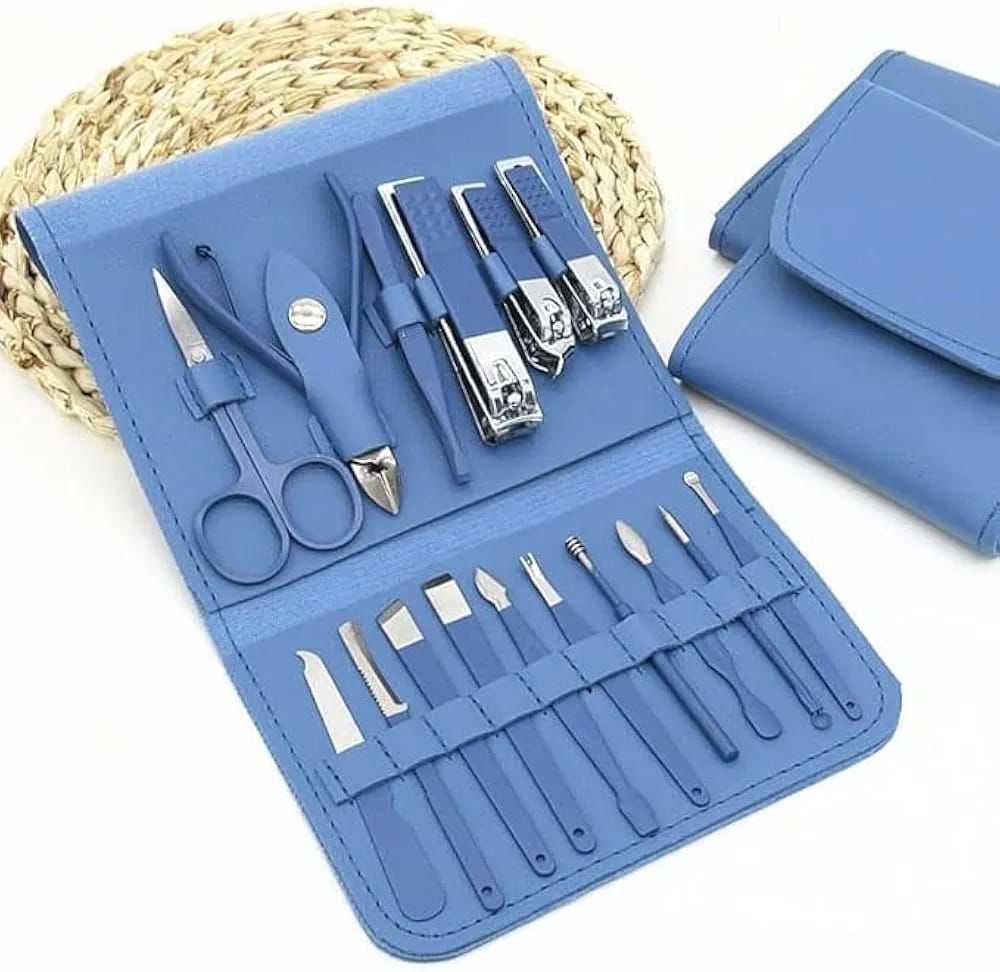 16 pcs High Quality stainless steel color Coated Manicure Pedicure Set Professional Nail Clipper Kit in Leather Case