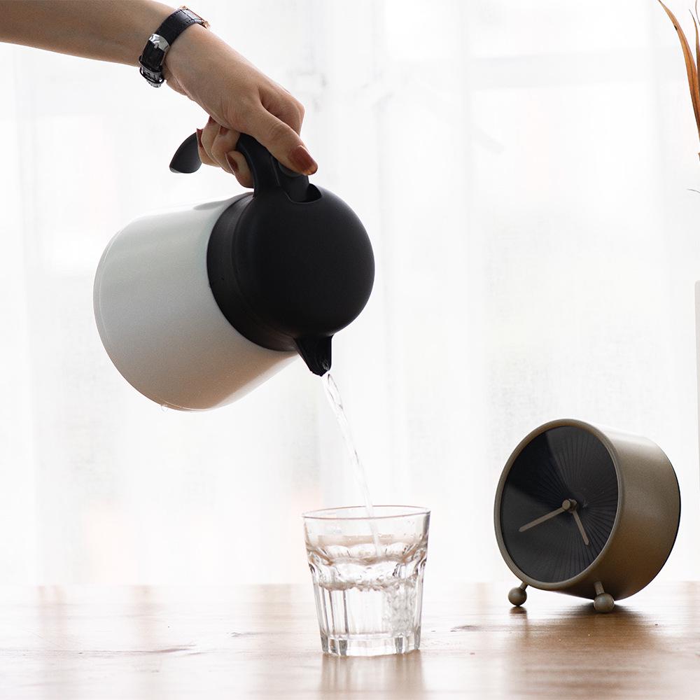 Japanese Imported 880-ML Vacuum Thermos: The Ultimate Beverage Companion