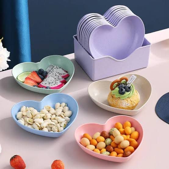 8 pcs Heart shape plates set.