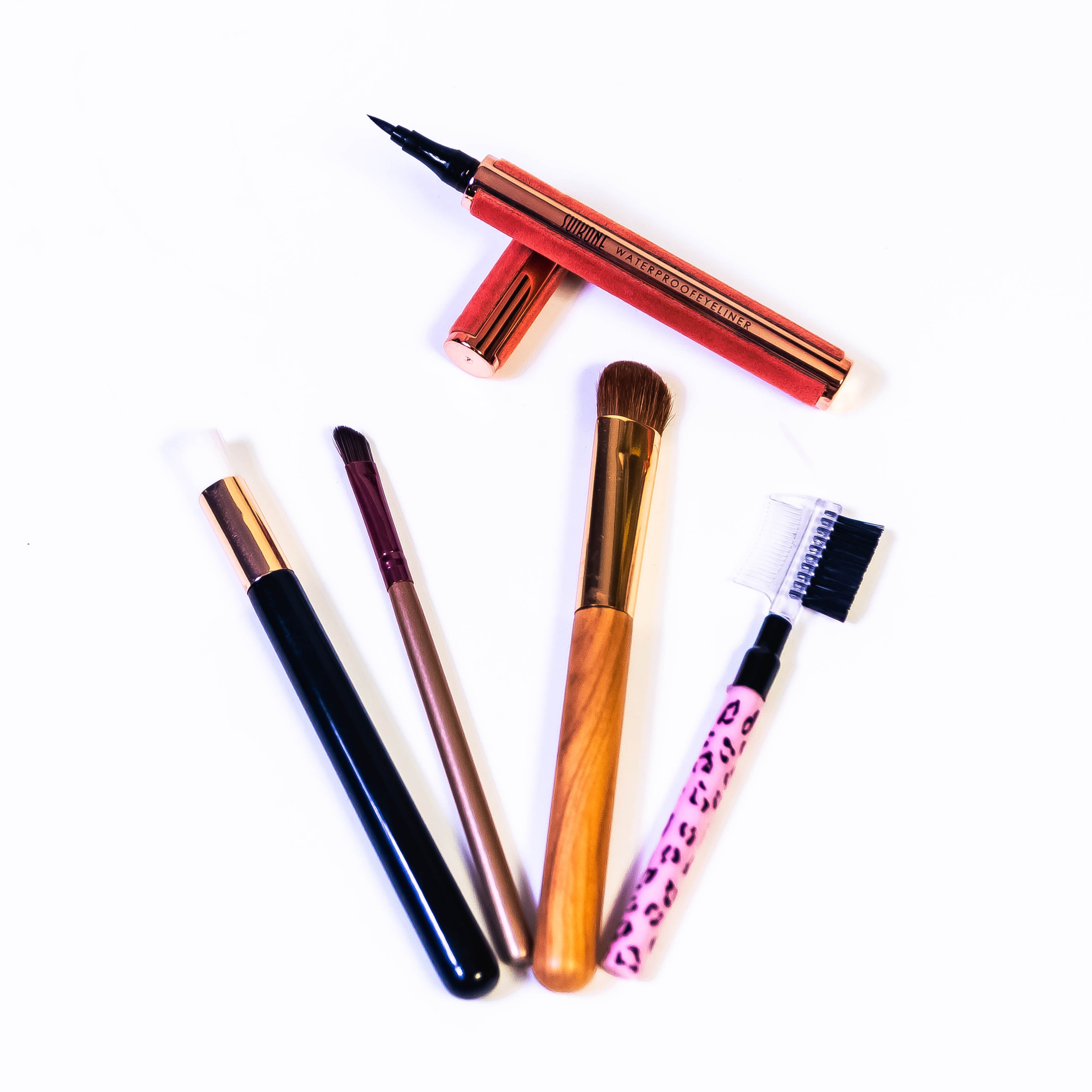 Eye Liner Deal + Eye Shadow Brushes: Unleash Your Artistic Expression!