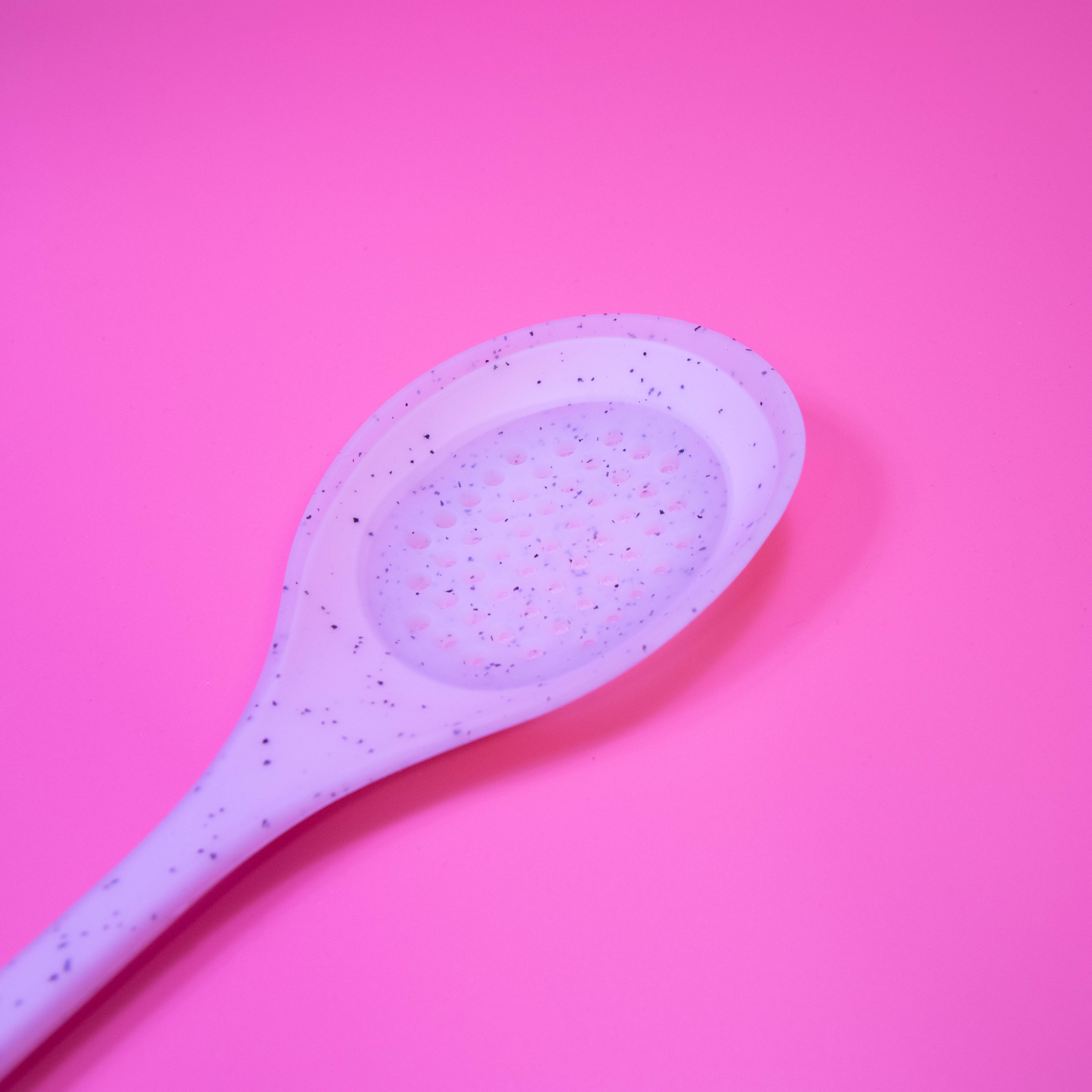 Versatile Kitchen Helper: Silicone Colander Shovel Strainers Spoon