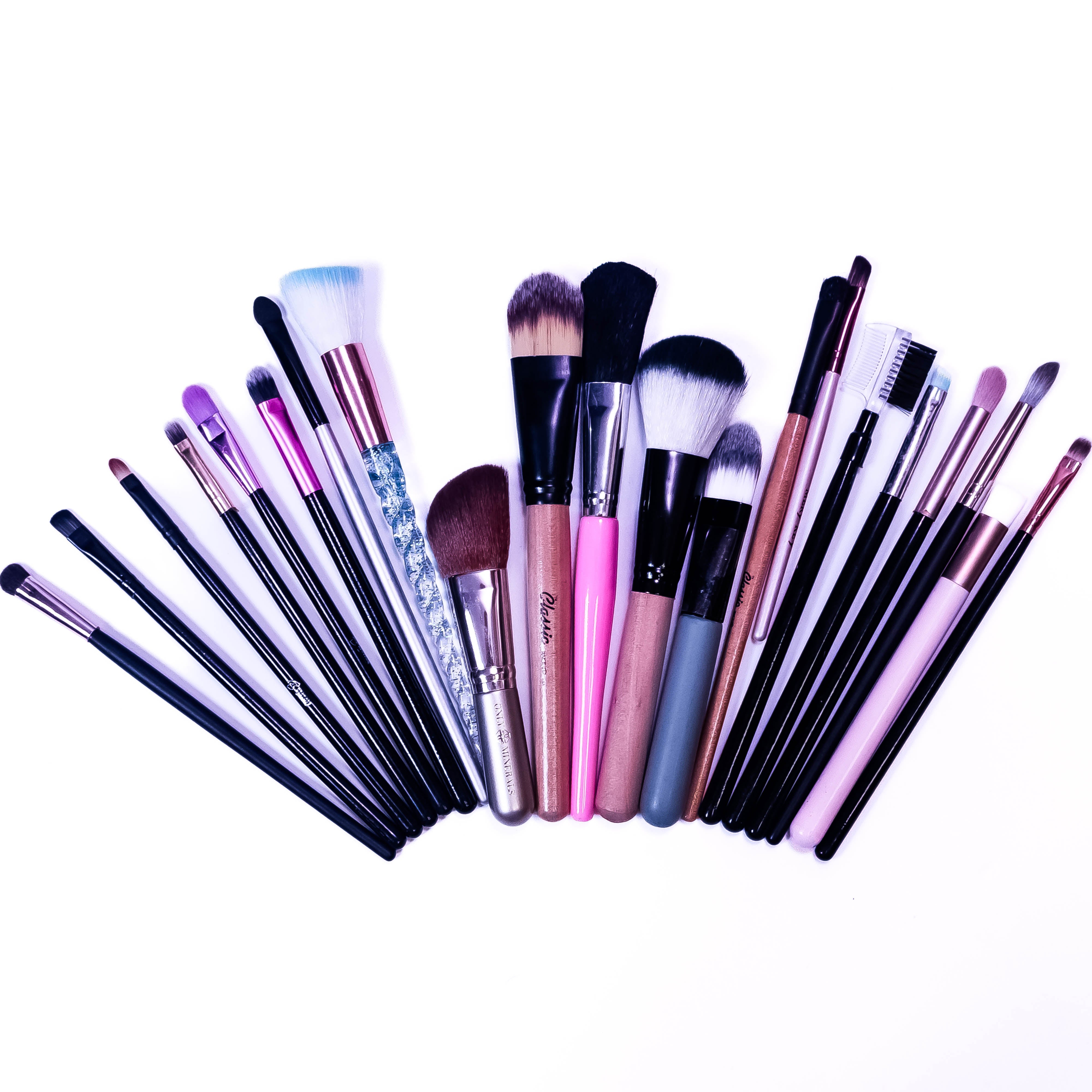 GlamKit Essentials: Pack of 20 Makeup Brushes - Elevate Your Beauty Game!