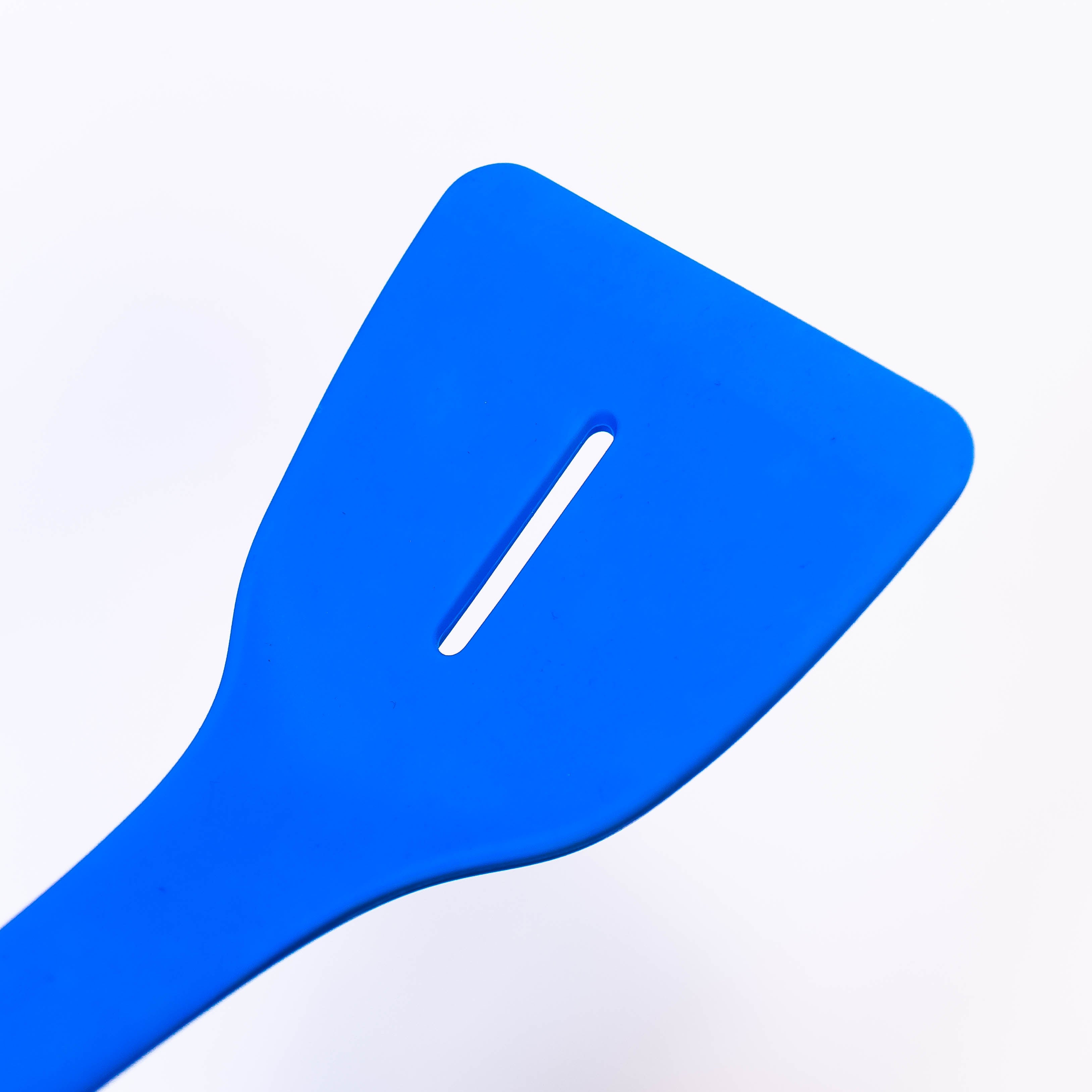 Kool Silicone Turner Set: A Splash of Style in Neo Blue