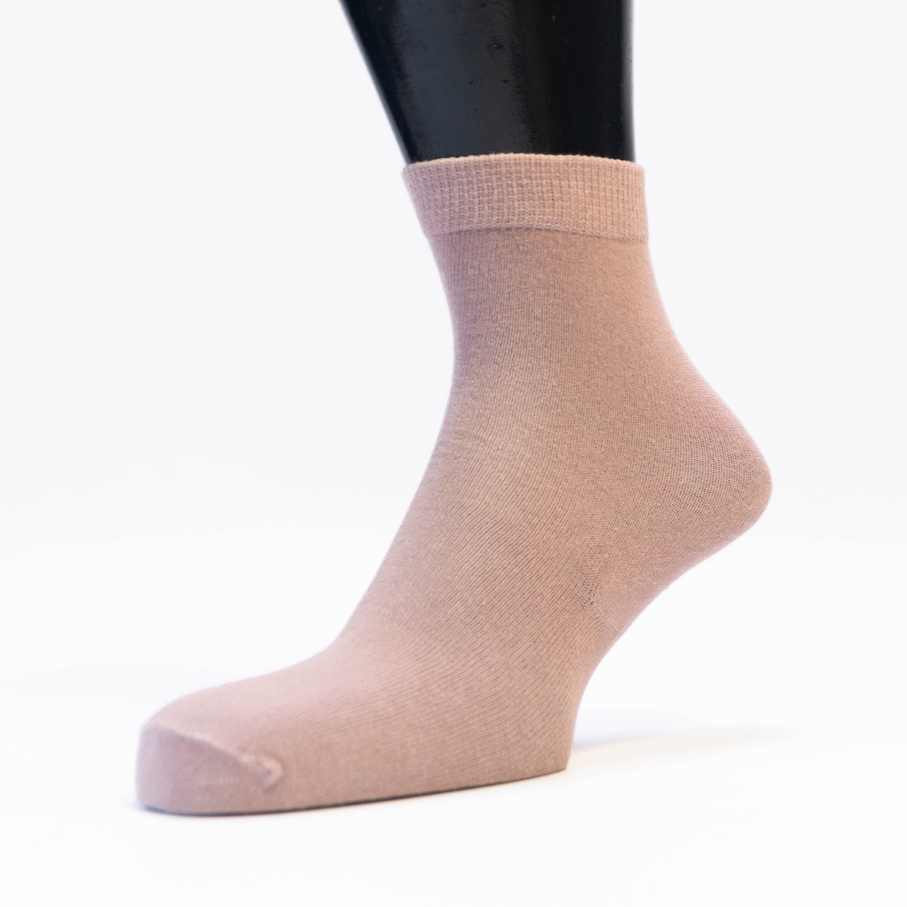 Elegant Comfort: Women's YW-W1-4001 Ankle Solid Socks