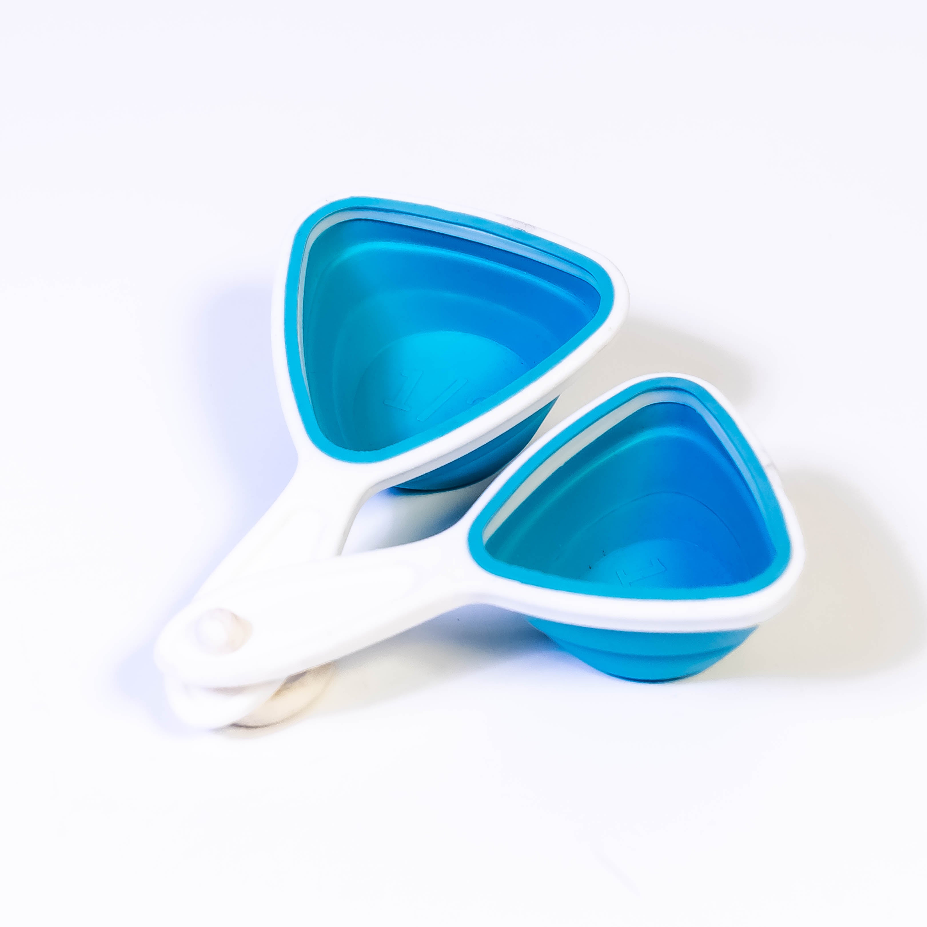 Premier Housewares Zing Measuring Cups (Set of 2, Blue): Measure and Mix with Vibrant Style