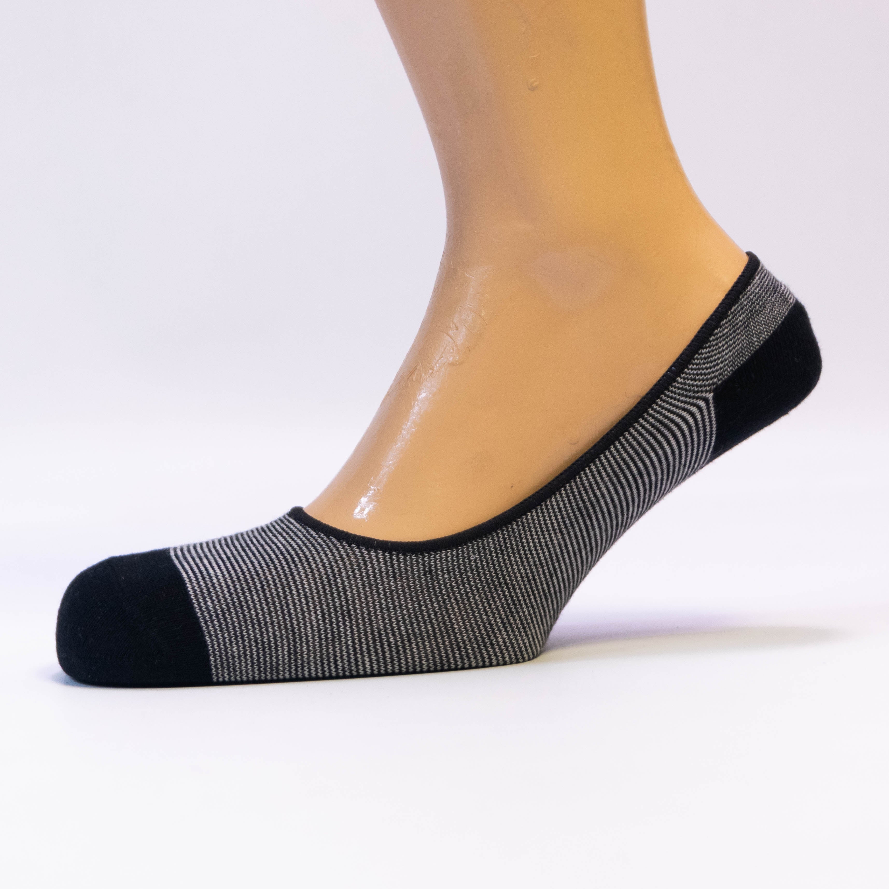 Ladies' No Show Socks - A Fusion of Comfort and Style