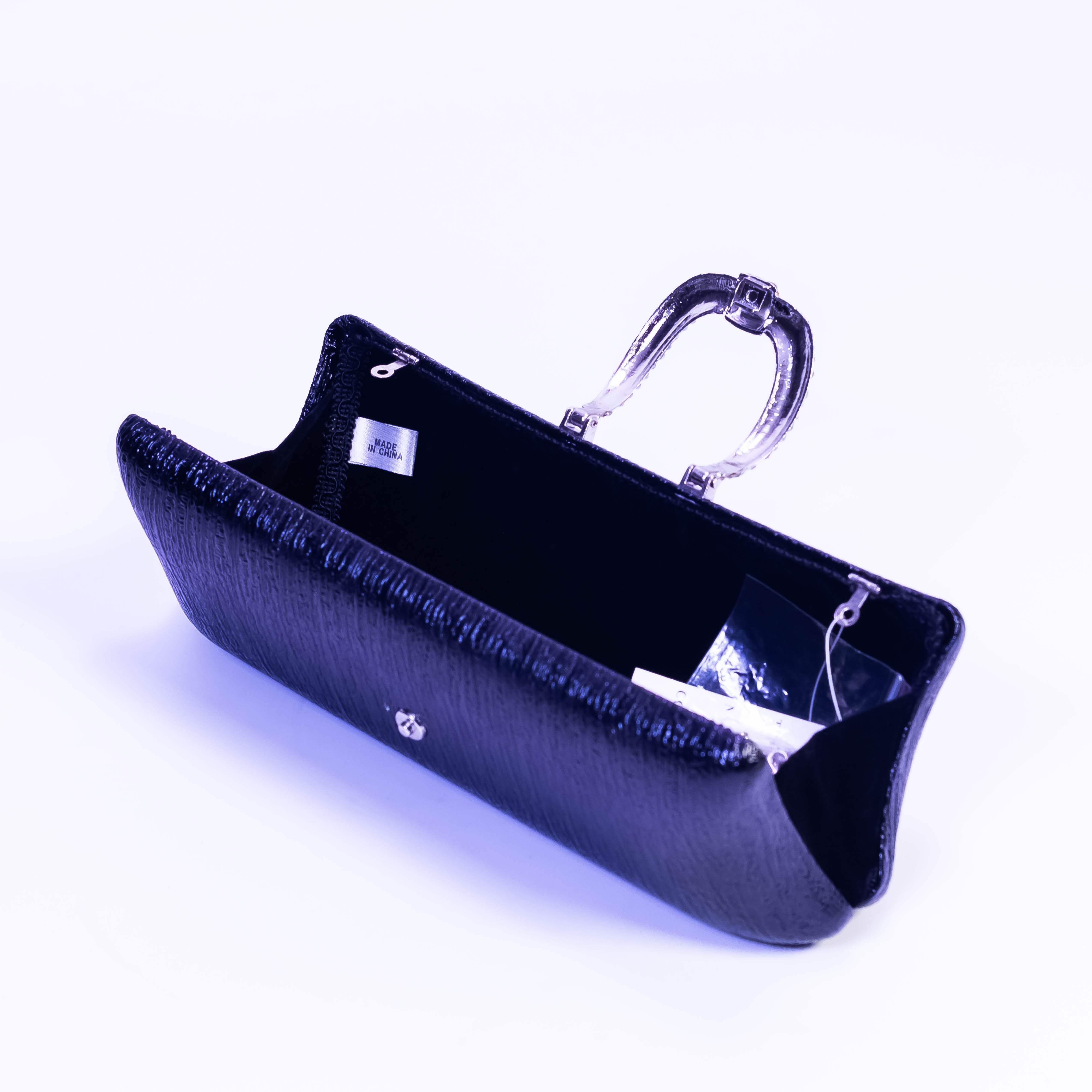 Ladies Crystal Diamond Buckle Black Clutch: Glamorous Elegance
