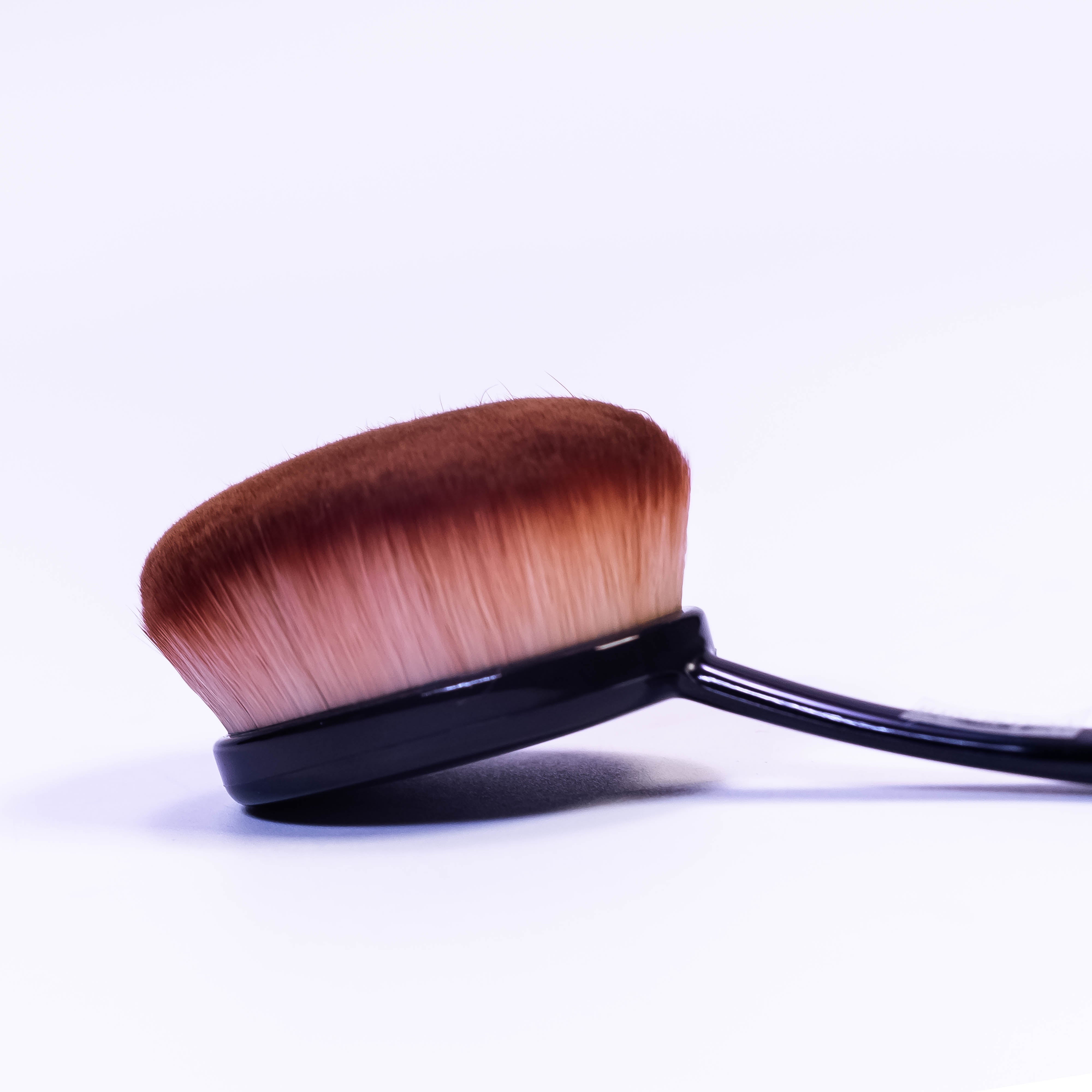 Black Foundation Brush: Fast & Flawless Liquid Makeup Application!