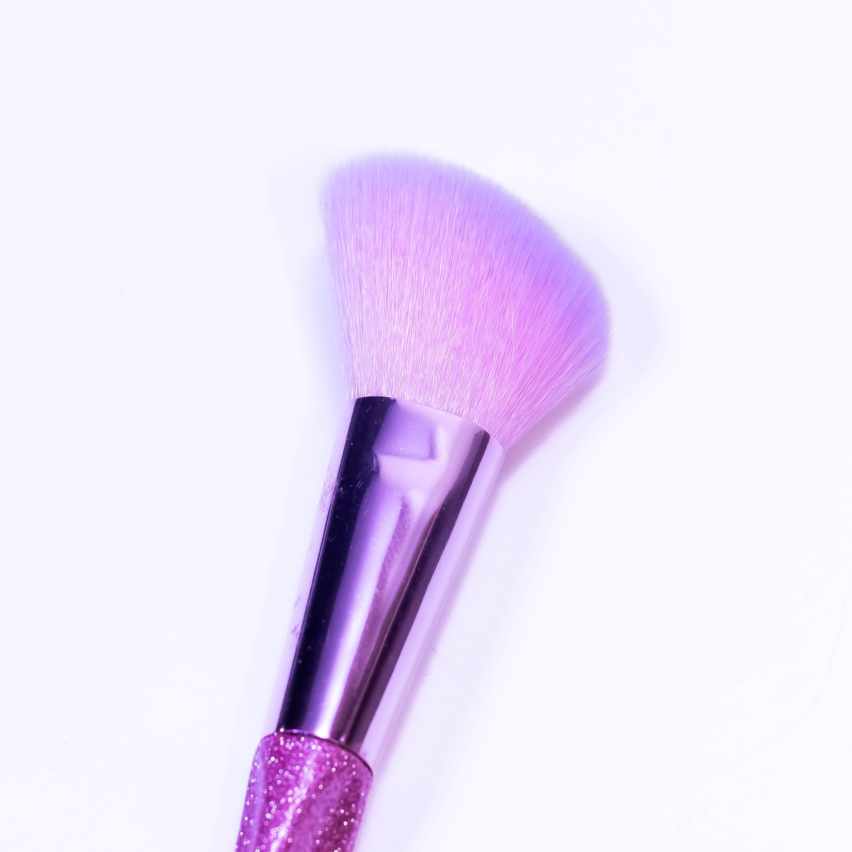 Belle Charme DuoGlow Two-Tone Blush Brush: Embrace Radiance