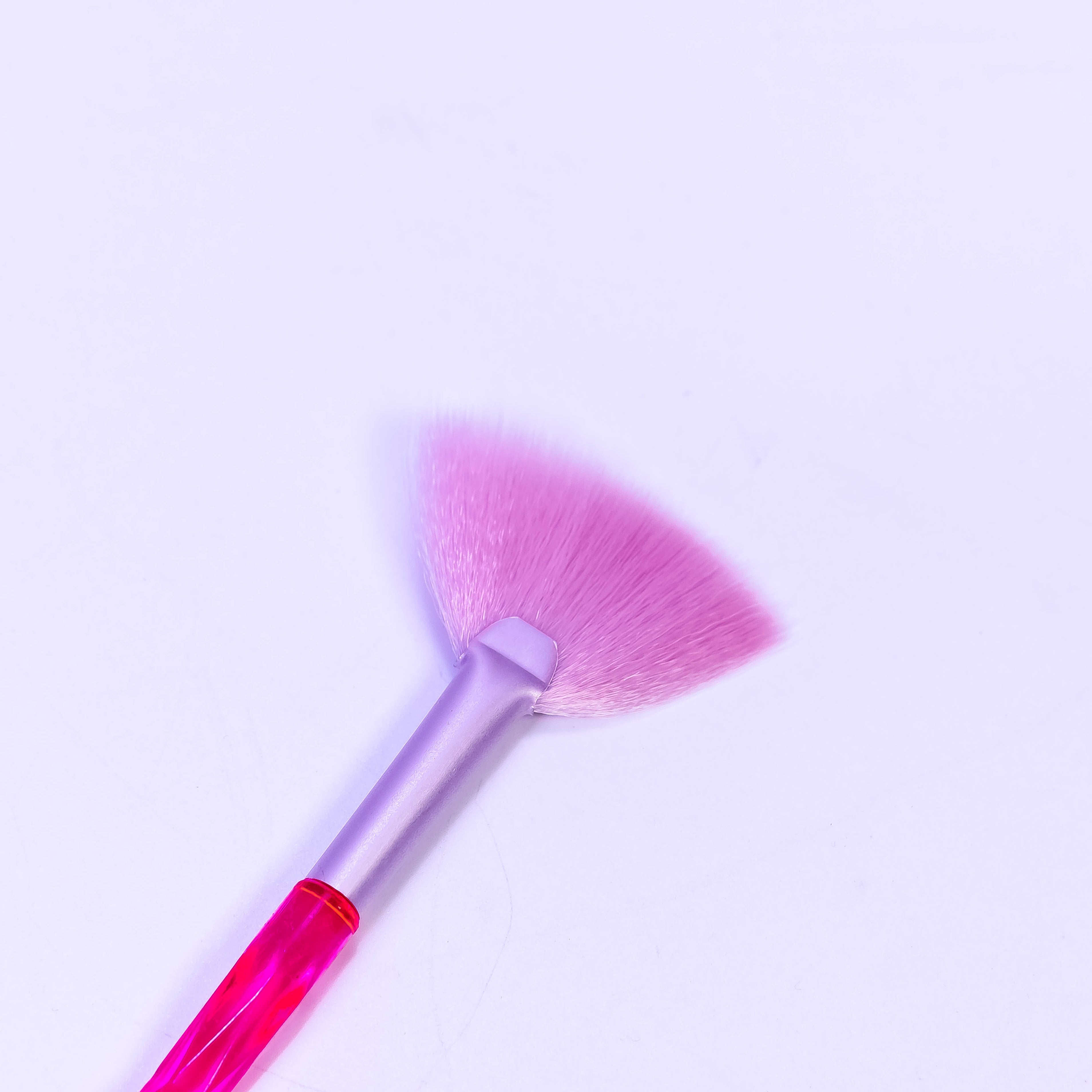 Bello Charme AirFlow Fan Brush: Embrace the Art of Delicate Beauty