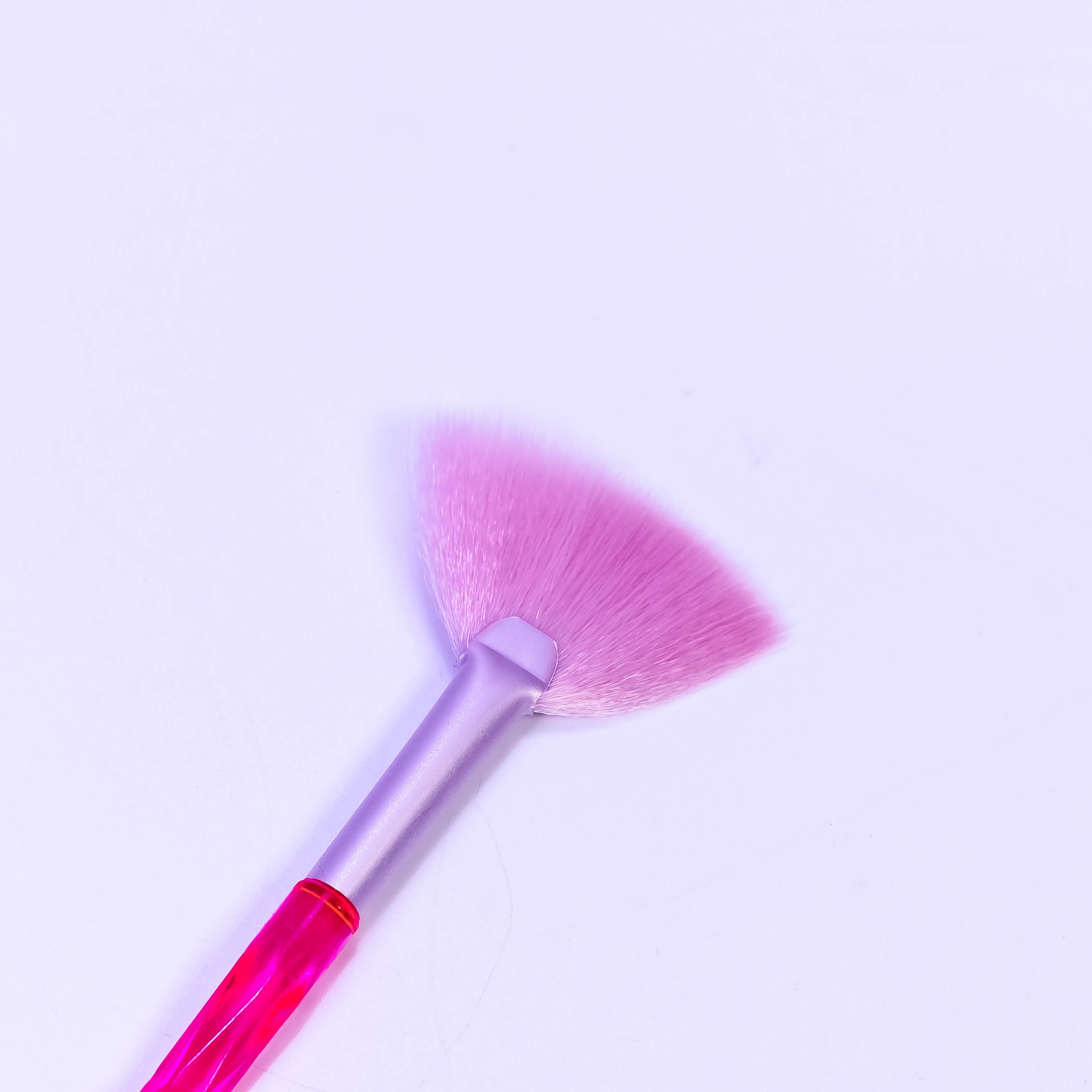 Bello Charme AirFlow Fan Brush: Embrace the Art of Delicate Beauty