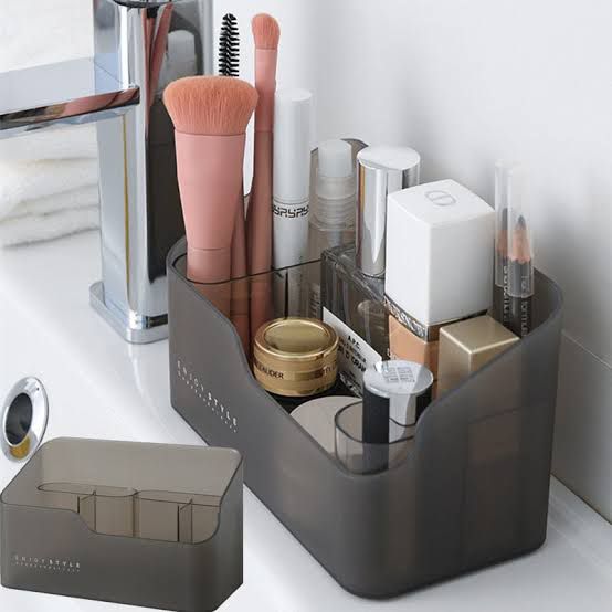 Multipurpose CosmeticsStuff Storage Box with 2 Extra Compartments.