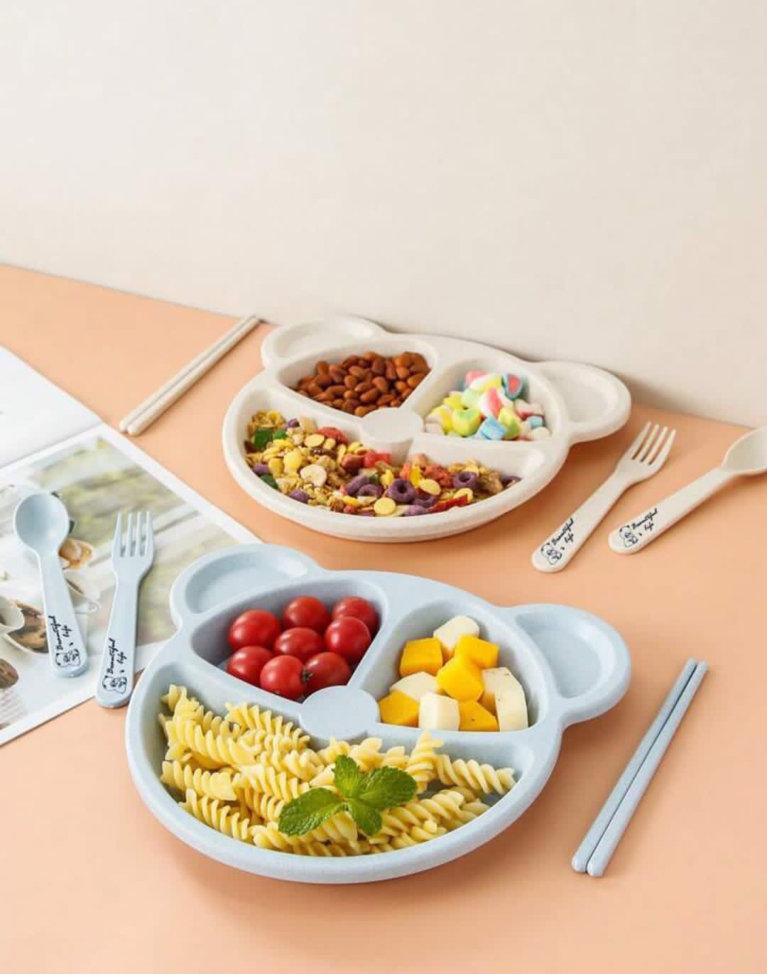 pack of 5pcs Bear Shape Plates Set with 5 pcs spoon and fork.