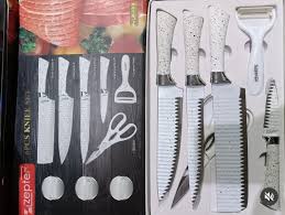 Knife set with white Handles