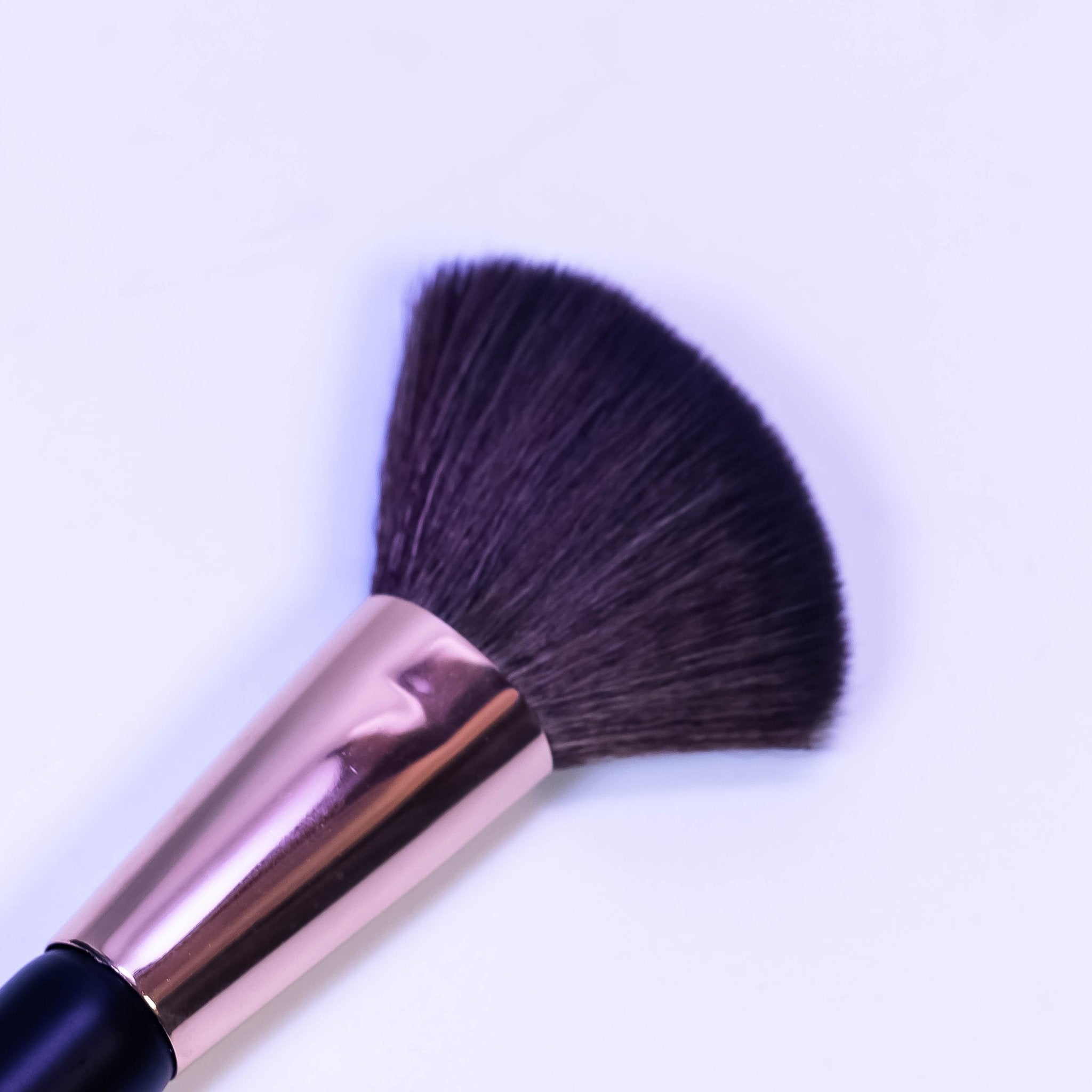 7MB Brush BlushElegance: Your Flawless Blusher Face Brush - ZoniStores